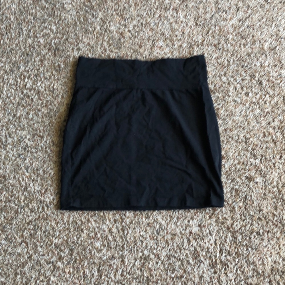 CHARLOTTE RUSSE 🖤 Black Mini Skirt - Size L